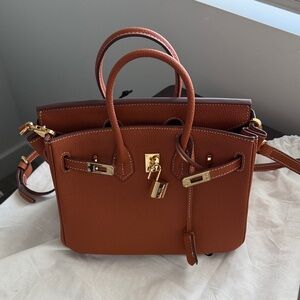 Elegant Brown Leather Handbag